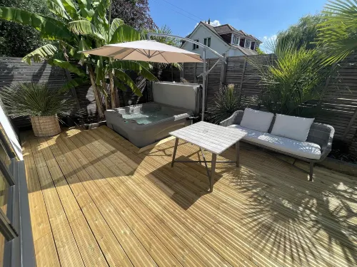 Relaxing Guest House with Jacuzzi & Boat Hire - Homestays