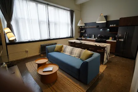 424 Gold Way - Apt. 404 2Bed/1Bath Отели рядом с достопримечательностью «Храм познания»