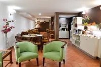 I am la Posada Hotel and Apartment - breakfast