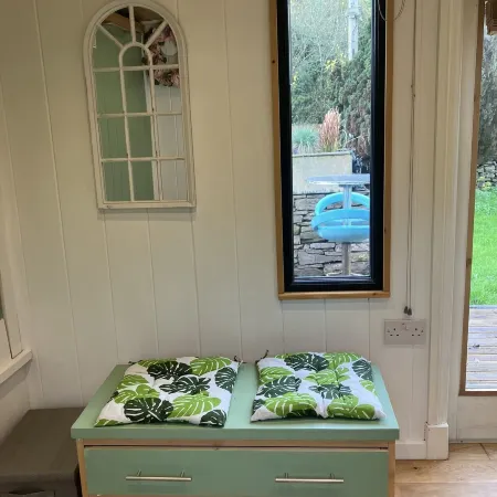 Transformed Railway Wagon- Sleeps2-Garden-Firepit Отели рядом с достопримечательностью «Замок Брекон»
