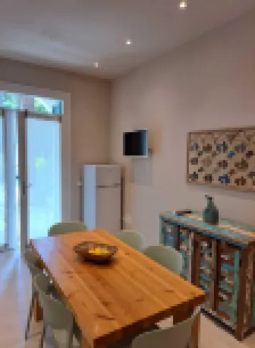 瑪里納羅米亞2 分體行政公寓