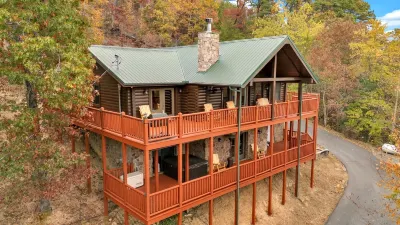 Walden's Ridge Cabin 4 Bedroom Cabin Hotels in Sevier County