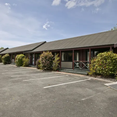 Te Anau Top 10 Holiday Park and Motels