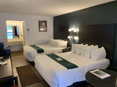 Baymont by Wyndham Petoskey Hotels in Petoskey