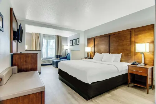 Comfort Suites Near I-80 and I-94