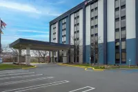 Best Western Plus Meadowlands - parking