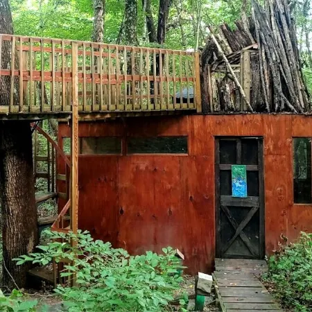 Lost River Hostel
