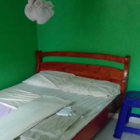 Prudence Guest House Hotele w: Bondo