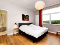 Opulent Holiday Home in Spa with Sauna, Hot Tub, Playroom - balcony