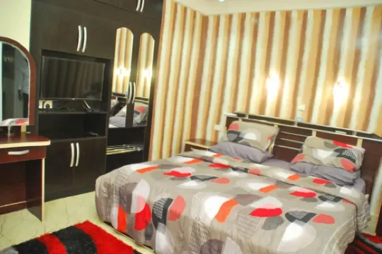 託比皇家套房酒店