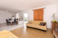 Apartments Mila - Pools