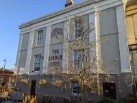 Linden Tree Hotels in Gloucester District