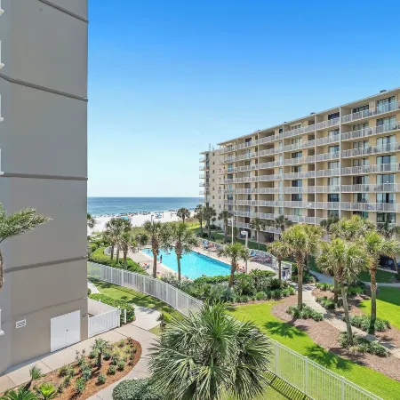 Tradewinds Condos by Hosteeva