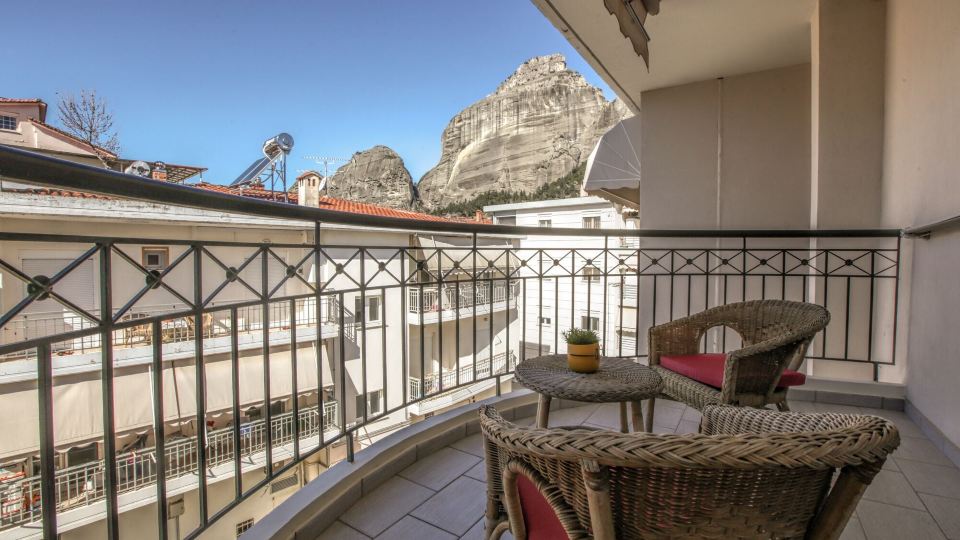 Grand Meteora Central Luxury Apartment
