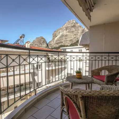 Grand Meteora Central Luxury Apartment
