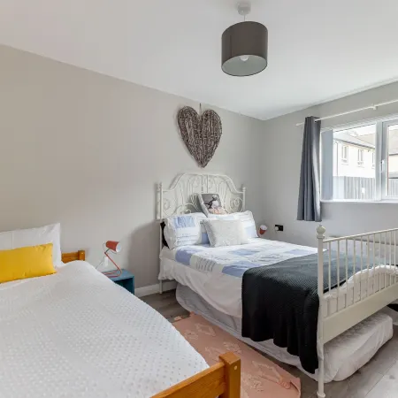 Central Apartment 3B