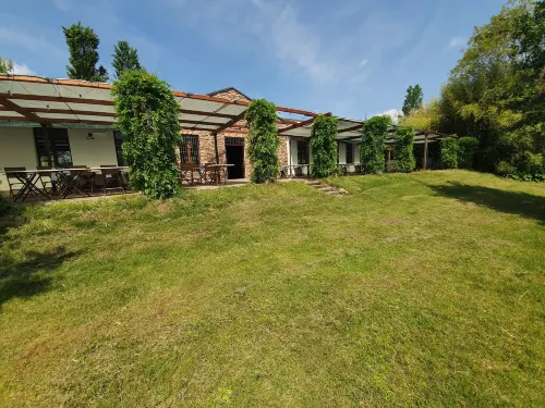 Tenuta Aquasole, Hotel e Ristorante nella natura, Sale Meeting e Centro Congressi Aziendali a Mercallo - romantici