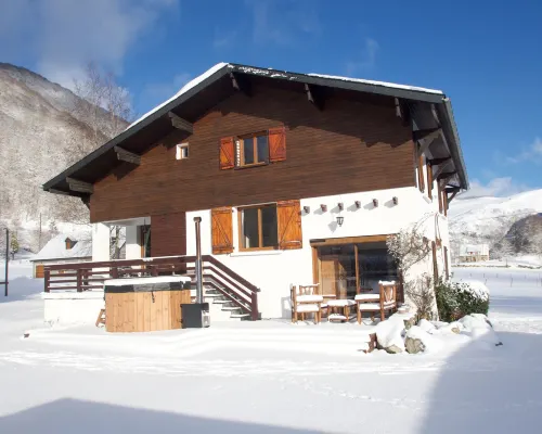 Chalet Ouréa Hotels in Campan