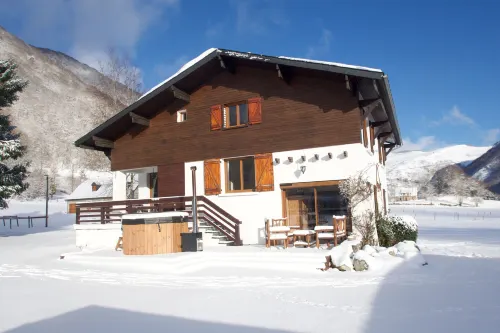 Chalet Ouréa Hotels in Campan