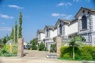 Lusaka Luxe - Your Private Oasis Awaits in the Heart of Zambia Hotel a 