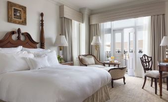 Market Pavilion Hotel
