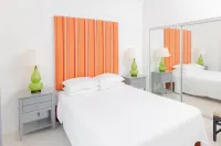 Colibri Court Hotels in Urlings