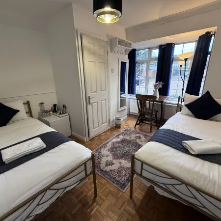 All Seasons Guest House Gatwick & Airport Parking