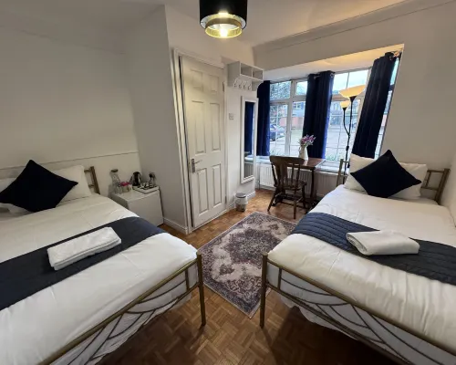 All Seasons Guest House Gatwick & Airport Parking Hotels in Horley