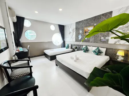 Khách sạn Centana Central