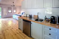 Willunga Gallery Cabins