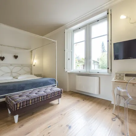 Villa Italia Luxury Suites and Apartments