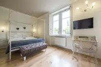 Villa Italia Luxury Suites and Apartments Hotels in Drena