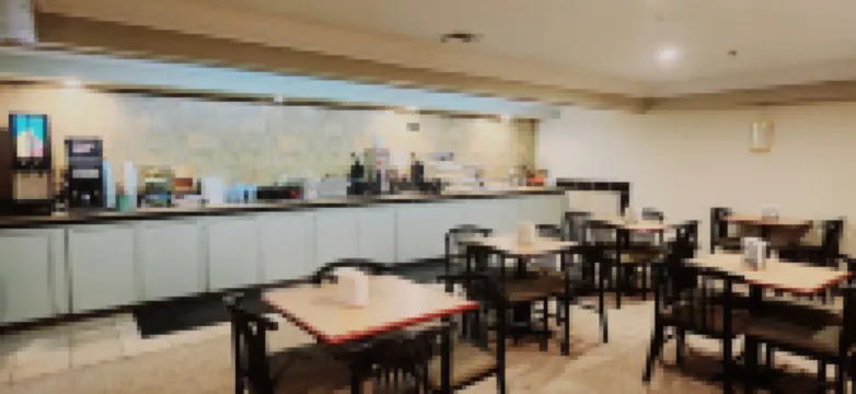 Super 8 by Wyndham Temple I-35