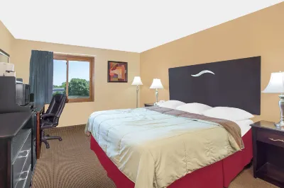 Super 8 by Wyndham Sheboygan WI Hotels in Sheboygan