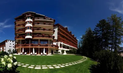 Hotel Royal Hotels in der Nähe von Panoramatafel (Bisse de Lens)