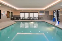 Courtyard Detroit Utica - Swimmingpools