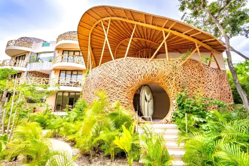 โรงแรม KAN ตูลุม