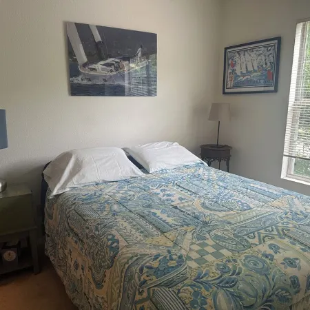 Cozy Condo Near City Dock - Your Perfect Annapolis Getaway!