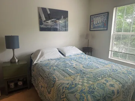 Cozy Condo Near City Dock - Your Perfect Annapolis Getaway!