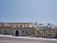 Paolas Town Hotels near Glam Club