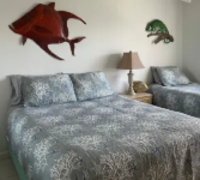 Huge Oct savings!  Sea-Esta! condo, Beach, Pool, Key Colony Beach!