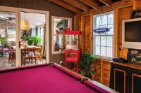 Bumble Bear Inn in Bolton Landing