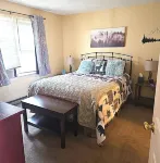 Stunning Mountain Views and Year-Round Amenities - Stylish Country Haven Hotels in Hancock