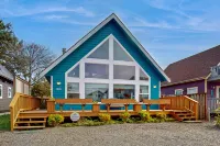Dog-friendly cottage with WiFi, fireplace, full backyard, & ocean views