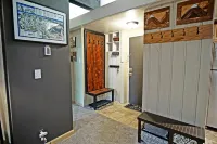 Pool, Hot Tub, Sauna, Fitness Center, Tennis Court - Gorgeous Ski Retreat