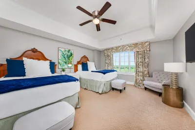 Stunning Golf Course Views and Spacious Living Area - Elegant Oasis
