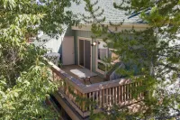 Mountain Views and Private Deck - Charming Family Retreat Hotel a Granby