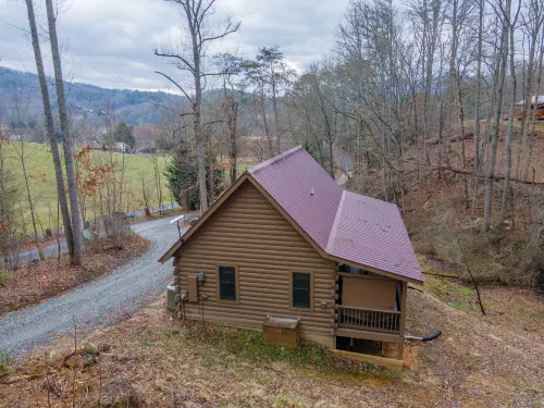 Private Hot Tub and Serene Nature Escape - Cozy Charming Hotel a Bryson City