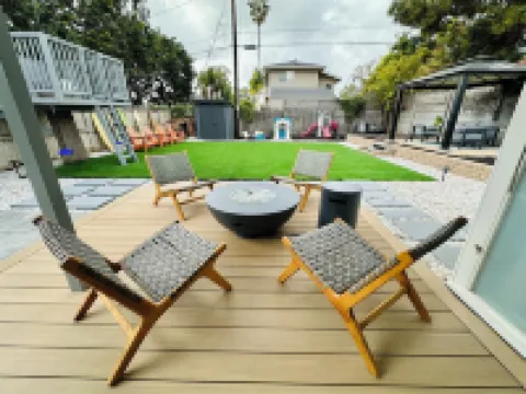 Mid-Century Modern Oasis in La Jolla Shores: Steps to Beach, Fun for Families!