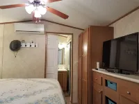 Charming Tiny Home with Outdoor Shower - Cozy Village Retreat Hotels in Ocracoke